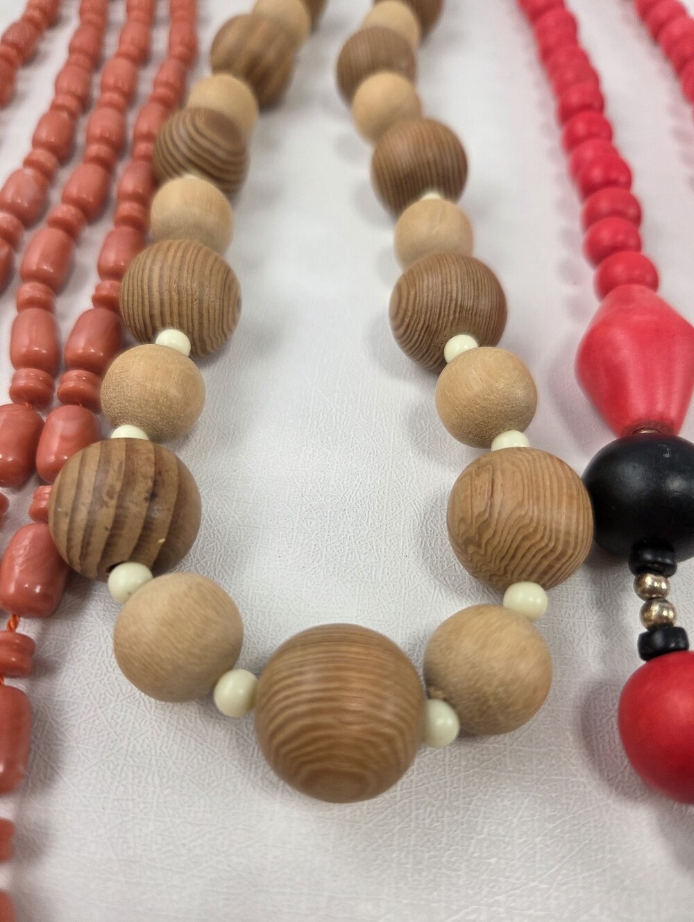 Vintage 1960s-80s Statement Necklace Lot, 8-Piece Retro Costume Collection - Picture 4 of 12